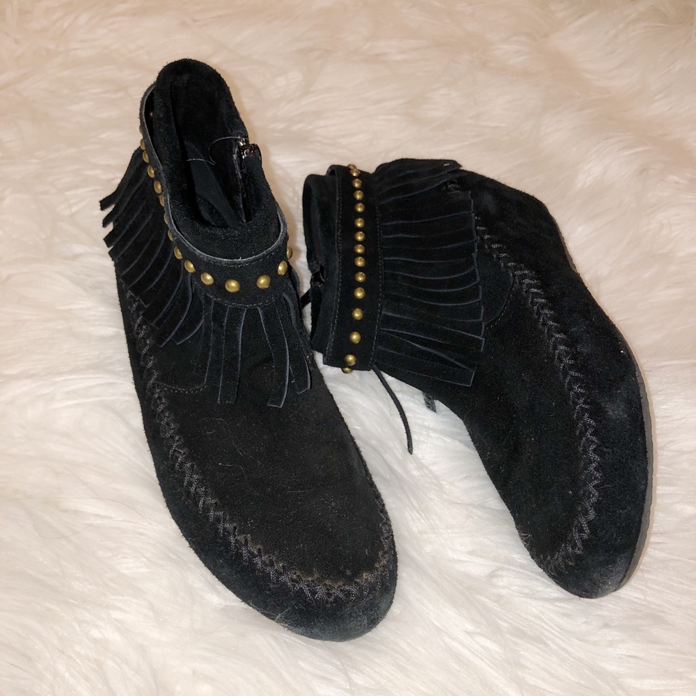 Black short heeled booties